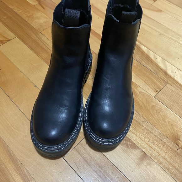 Steve Madden Shoes - Black Steve Madden Boots
